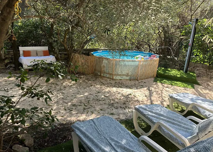 Дом отдыха La Farniente Ним